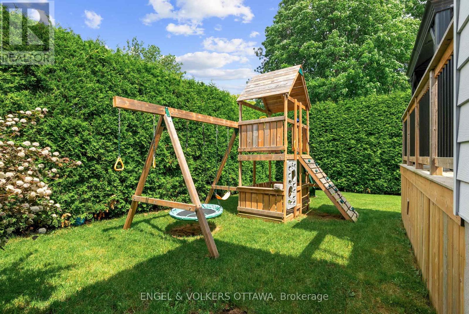 20 Assiniboine Drive