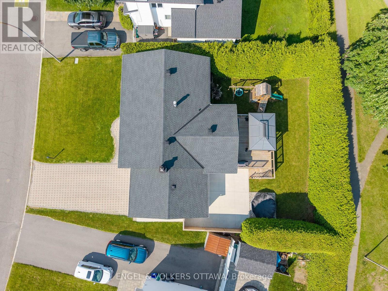 20 Assiniboine Drive