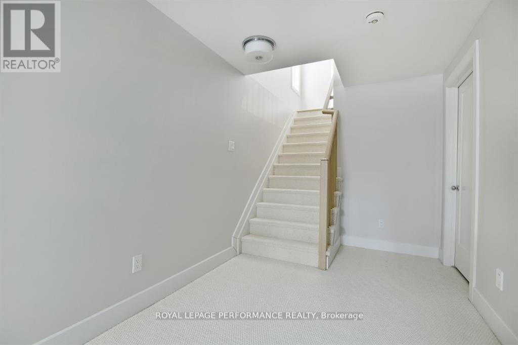 713 Cap Diamant Way