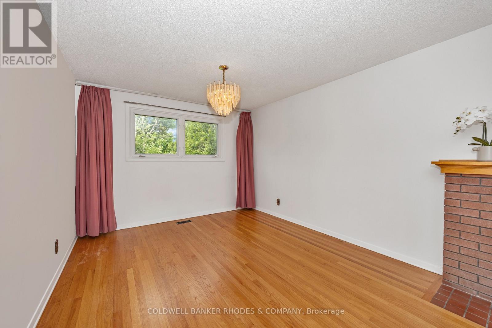 2687 Basswood Crescent