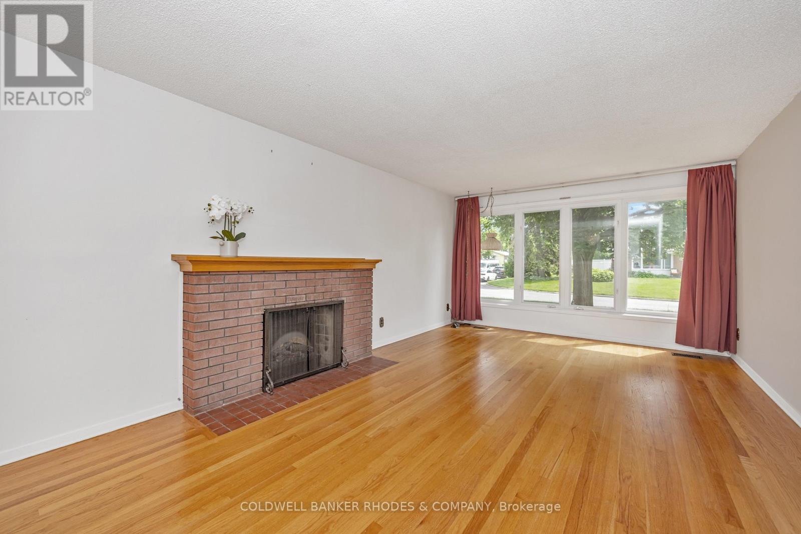 2687 Basswood Crescent