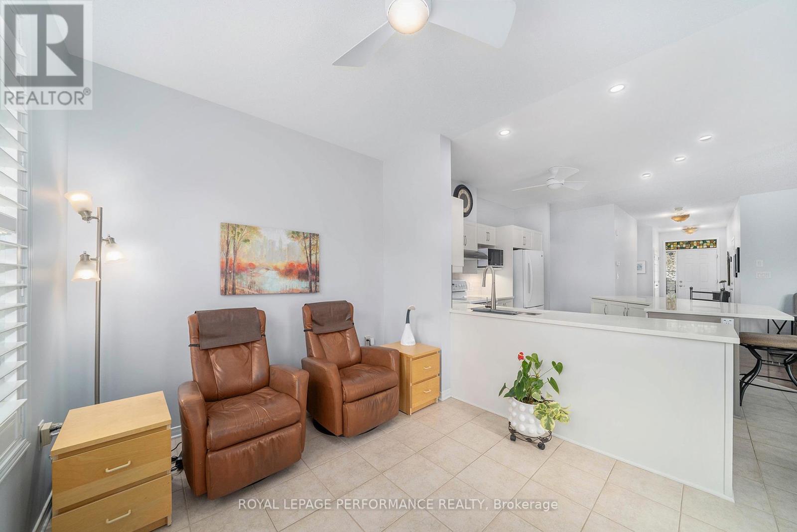 650 Country Trail Private
