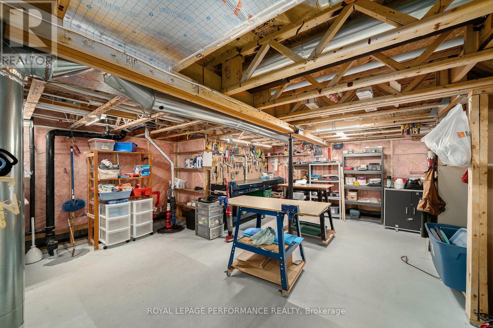 650 Country Trail Private
