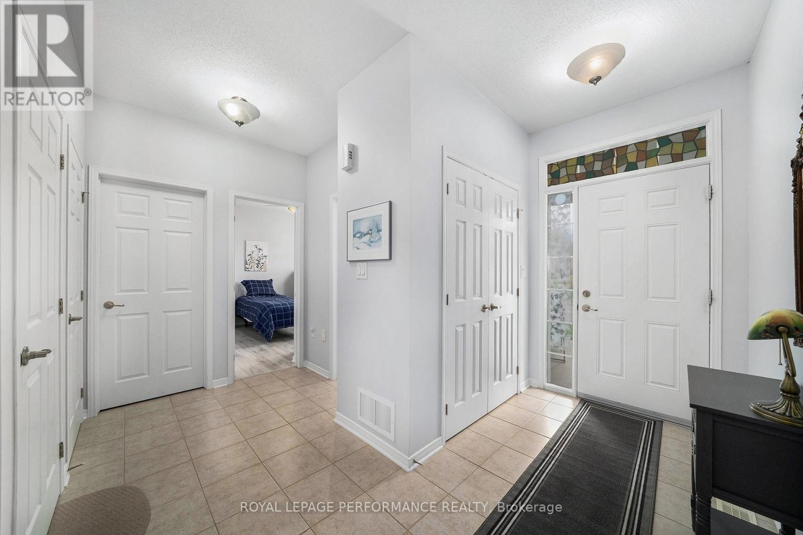 650 Country Trail Private