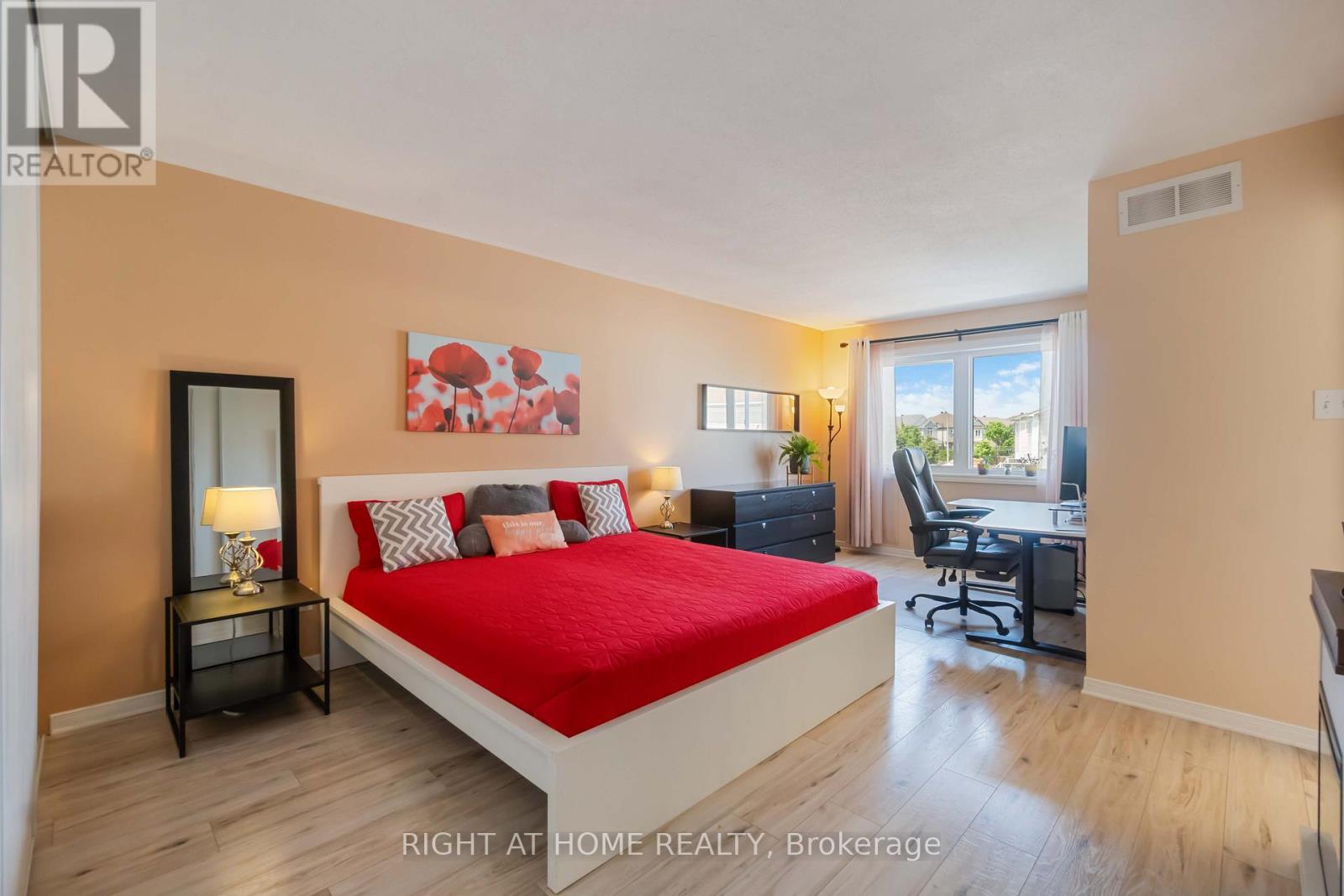 333 Hillsboro Private