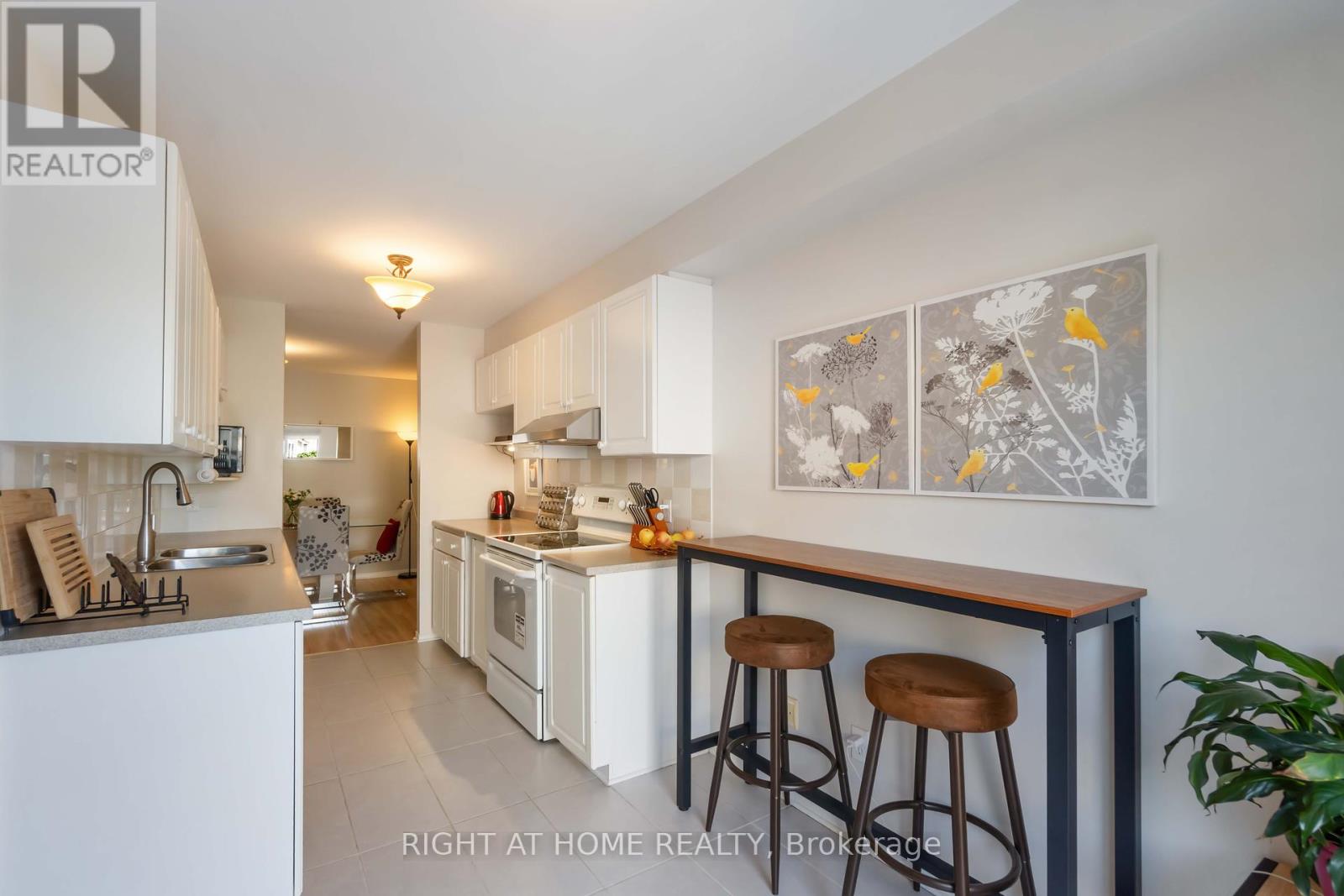 333 Hillsboro Private