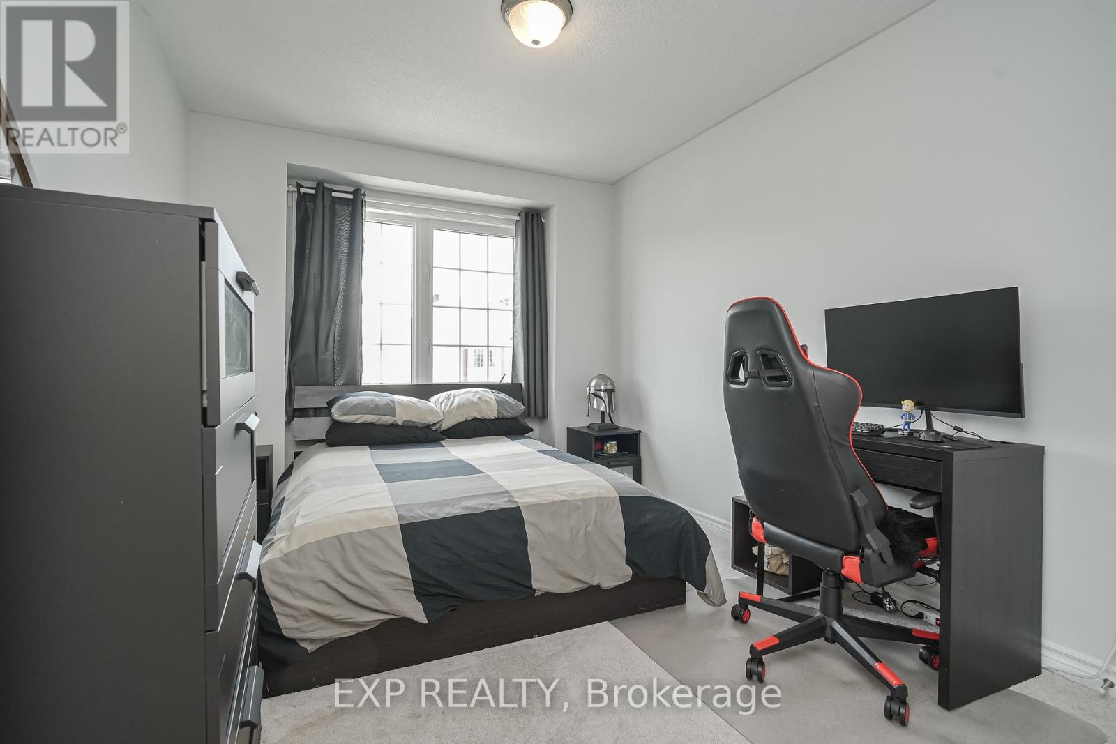 595 Foxlight Circle