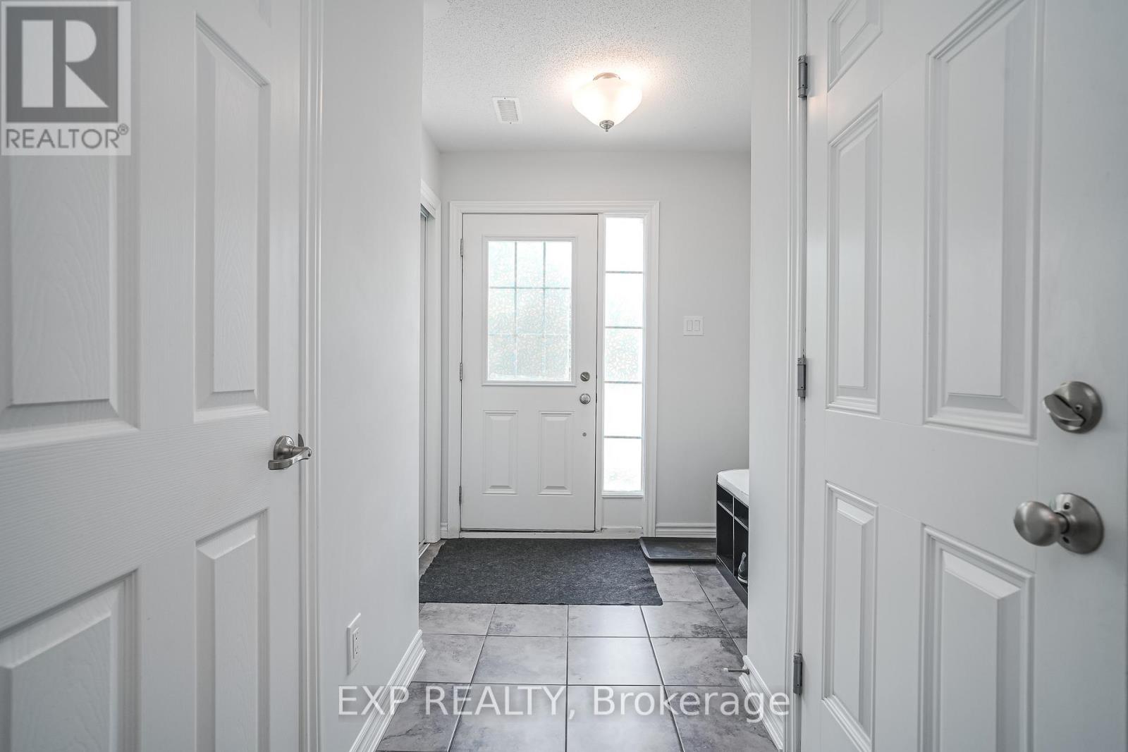 595 Foxlight Circle