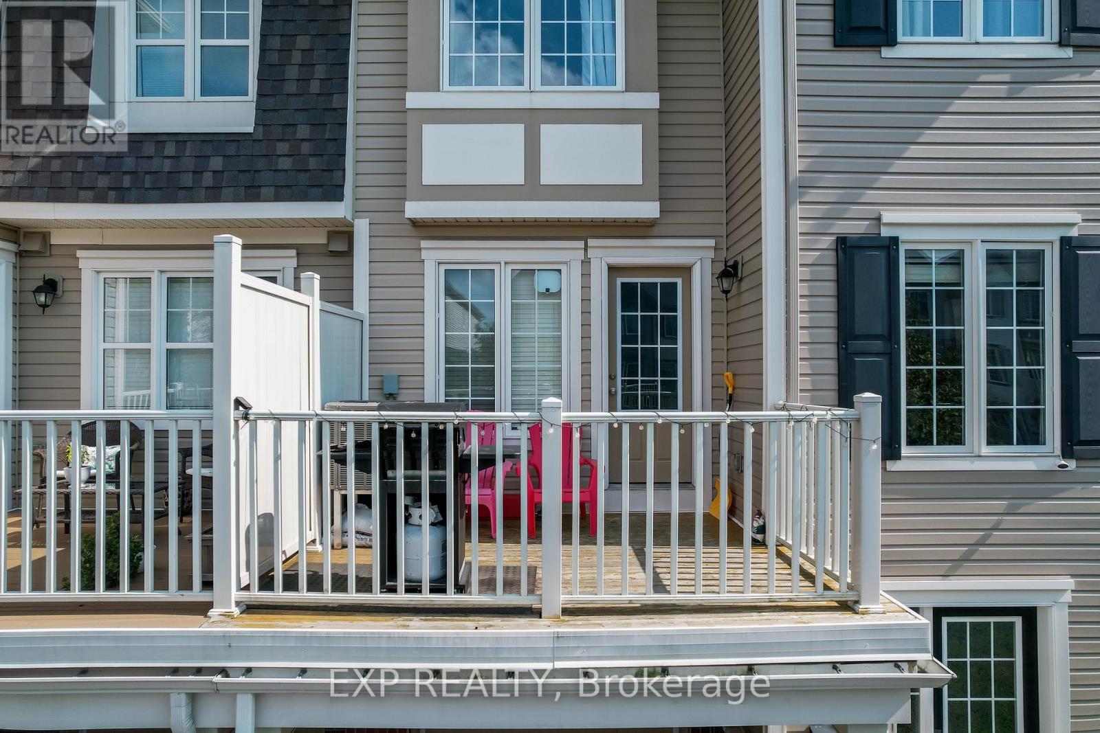 595 Foxlight Circle