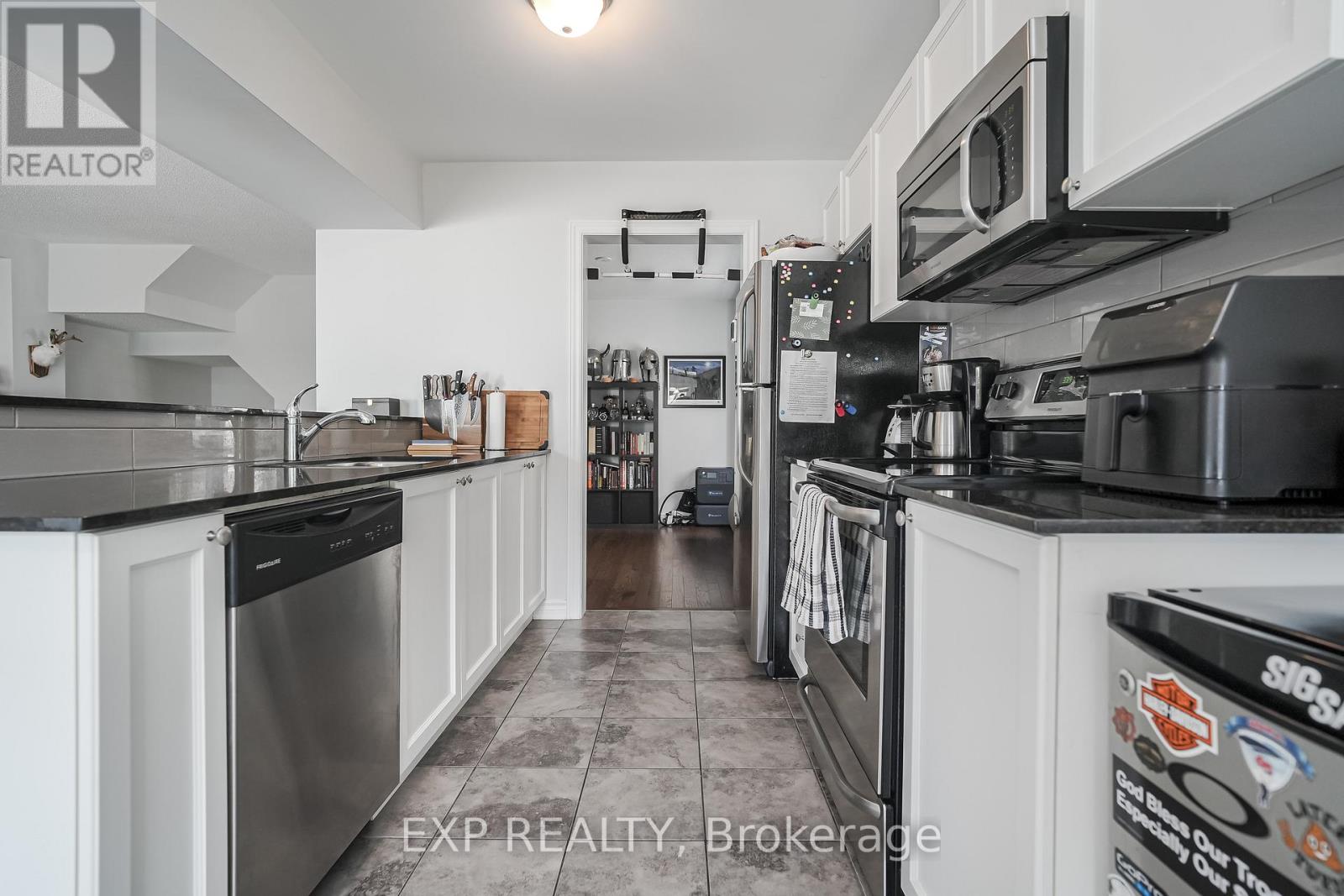 595 Foxlight Circle