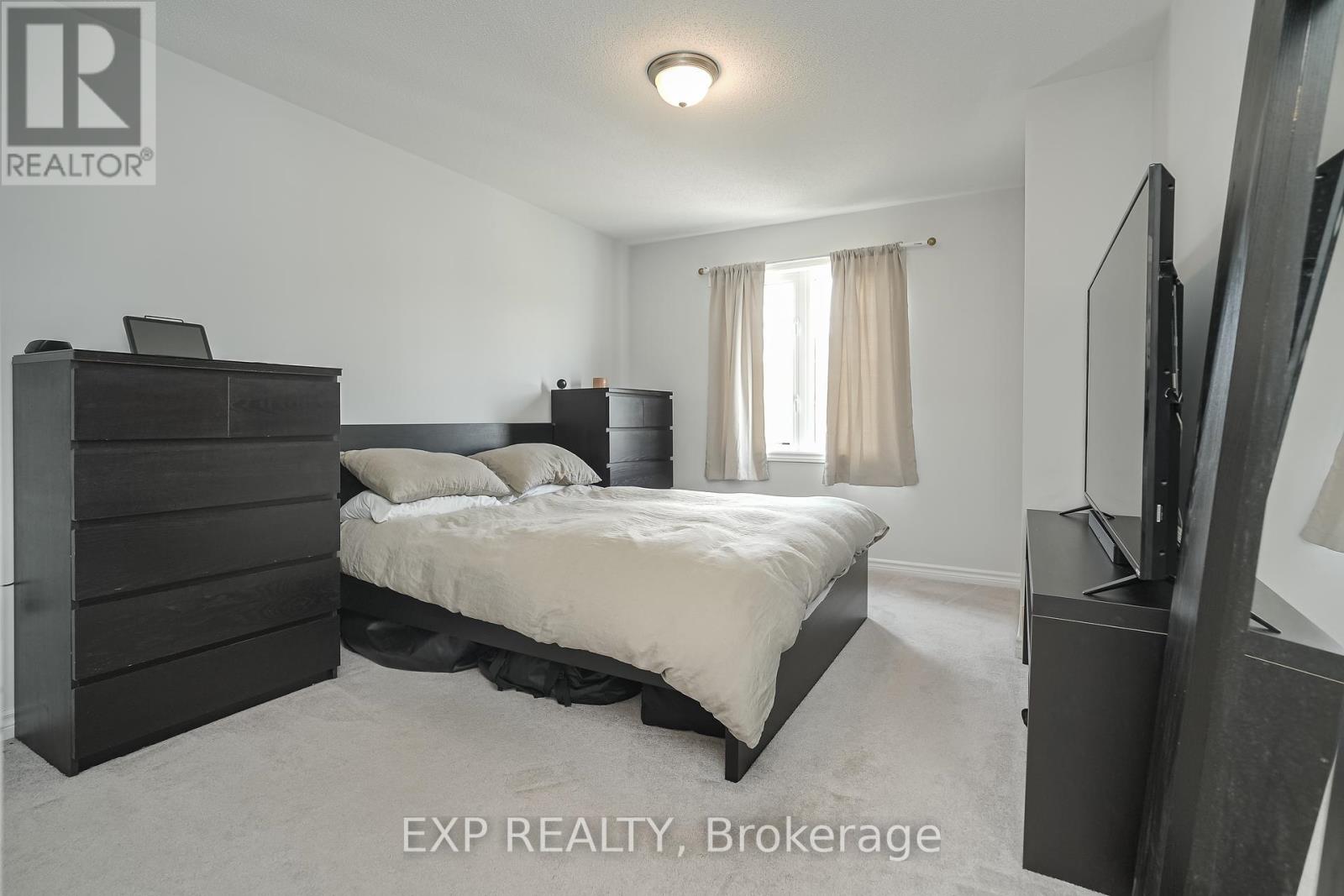 595 Foxlight Circle