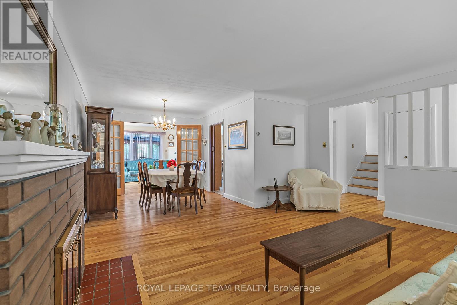 1166 Castle Hill Crescent