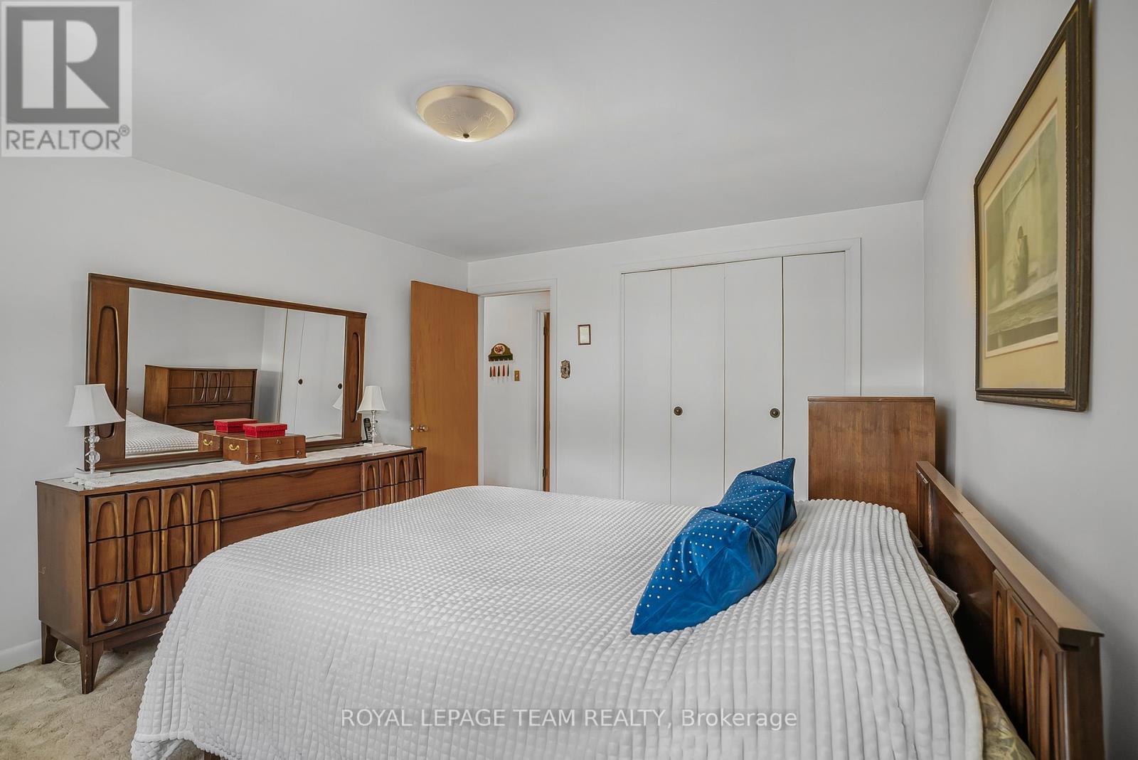 1166 Castle Hill Crescent