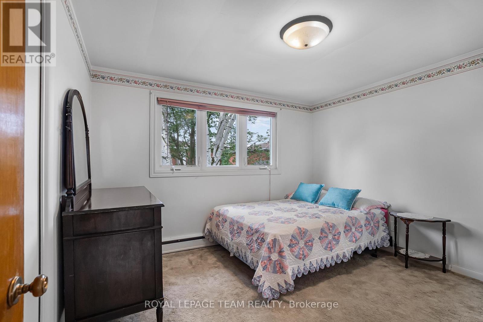 1166 Castle Hill Crescent