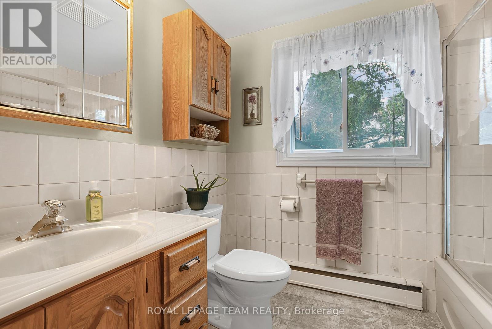 1166 Castle Hill Crescent