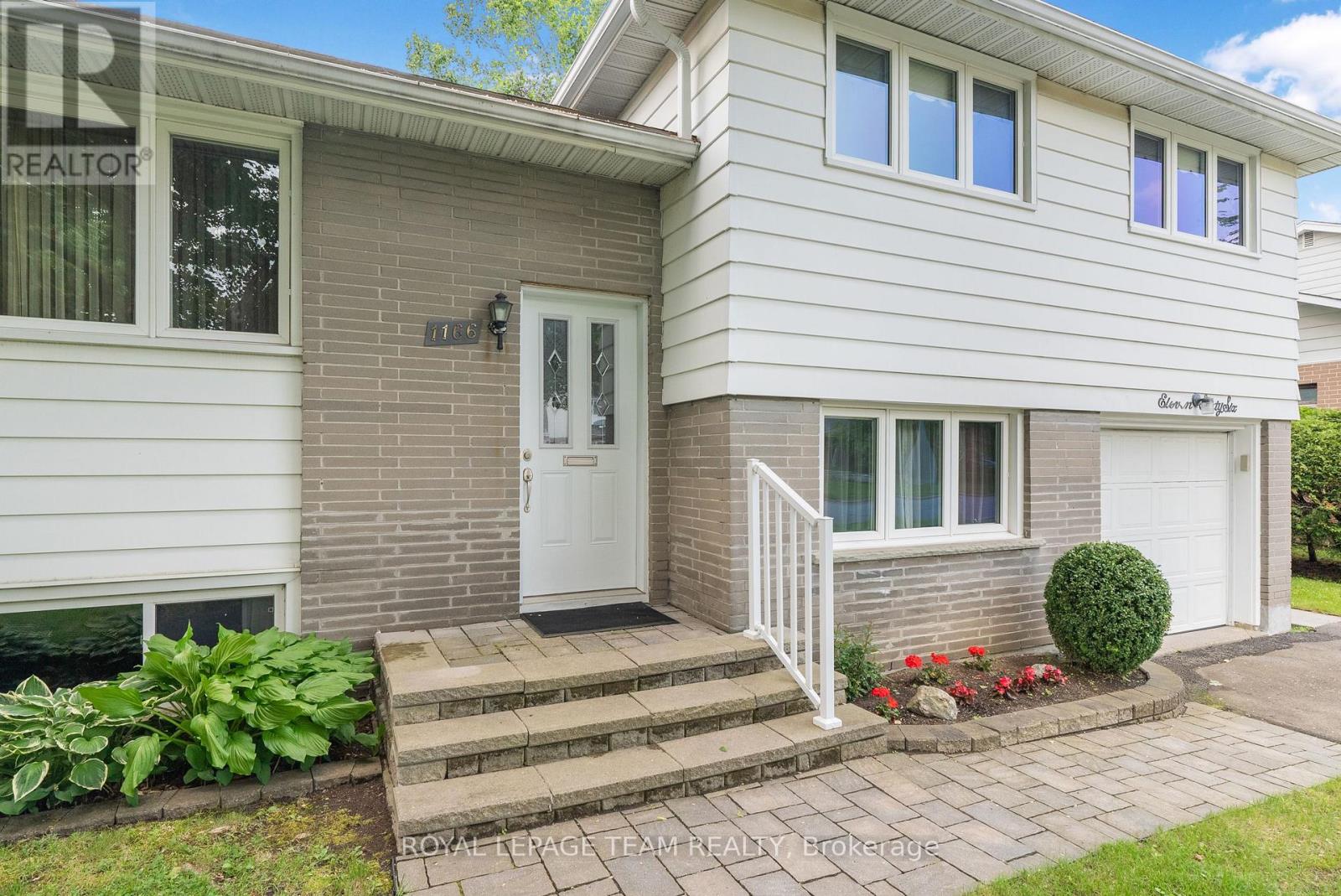 1166 Castle Hill Crescent