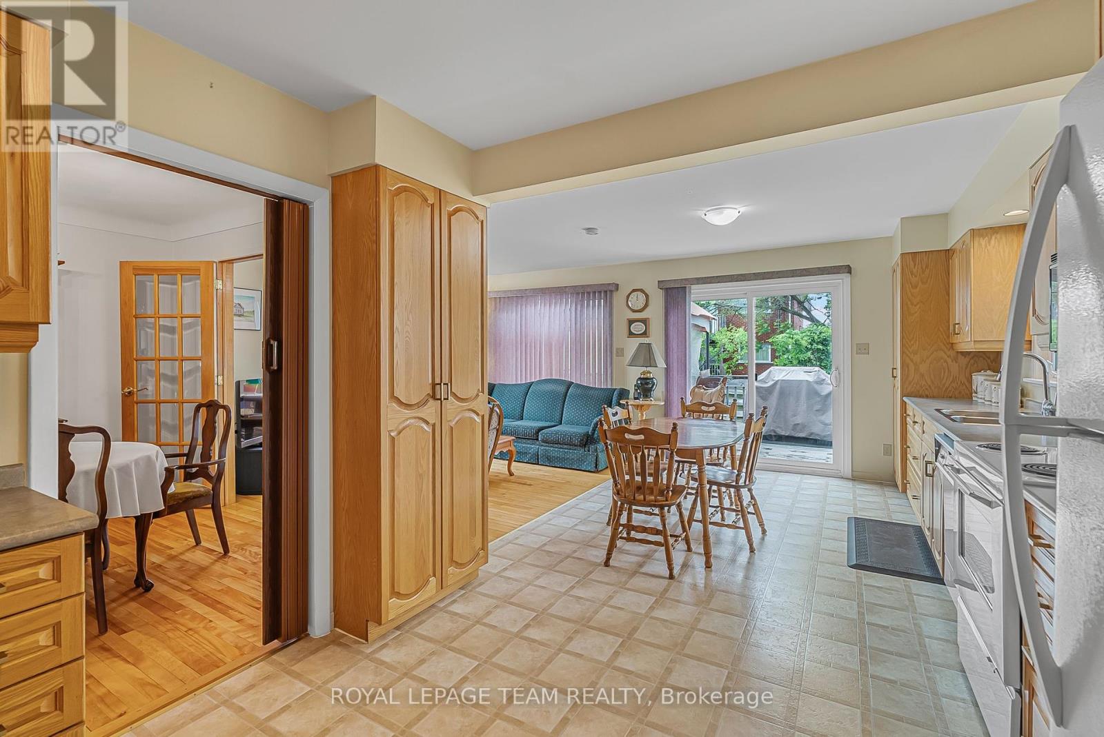 1166 Castle Hill Crescent