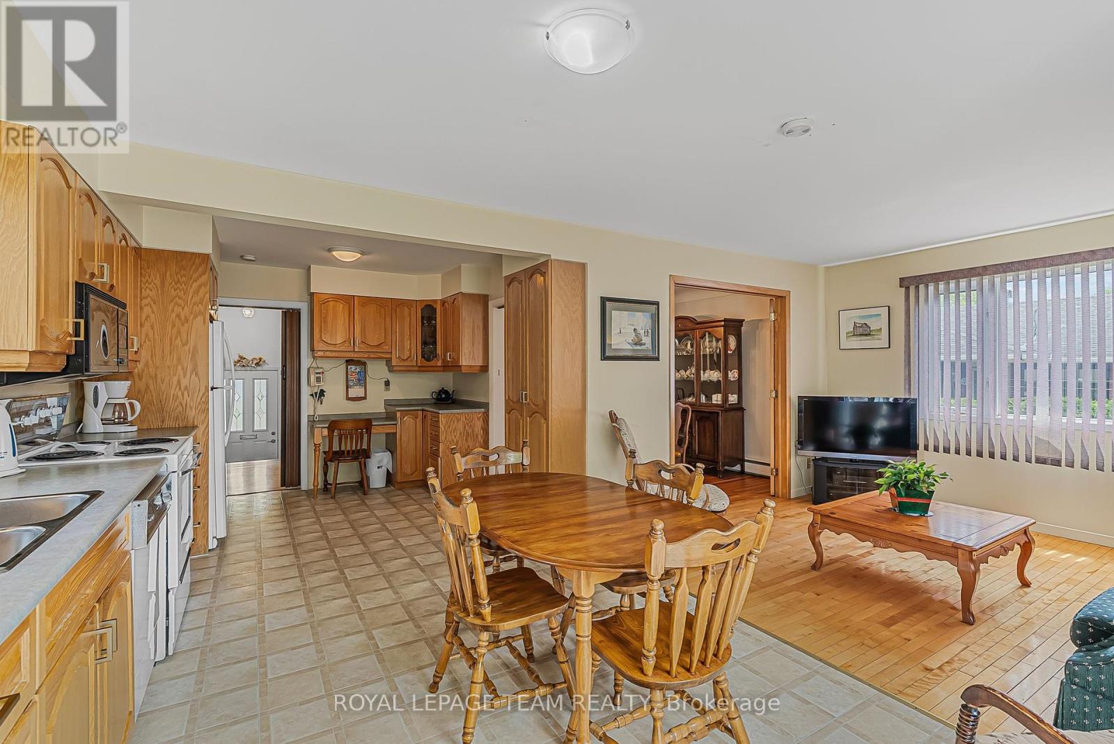 1166 Castle Hill Crescent