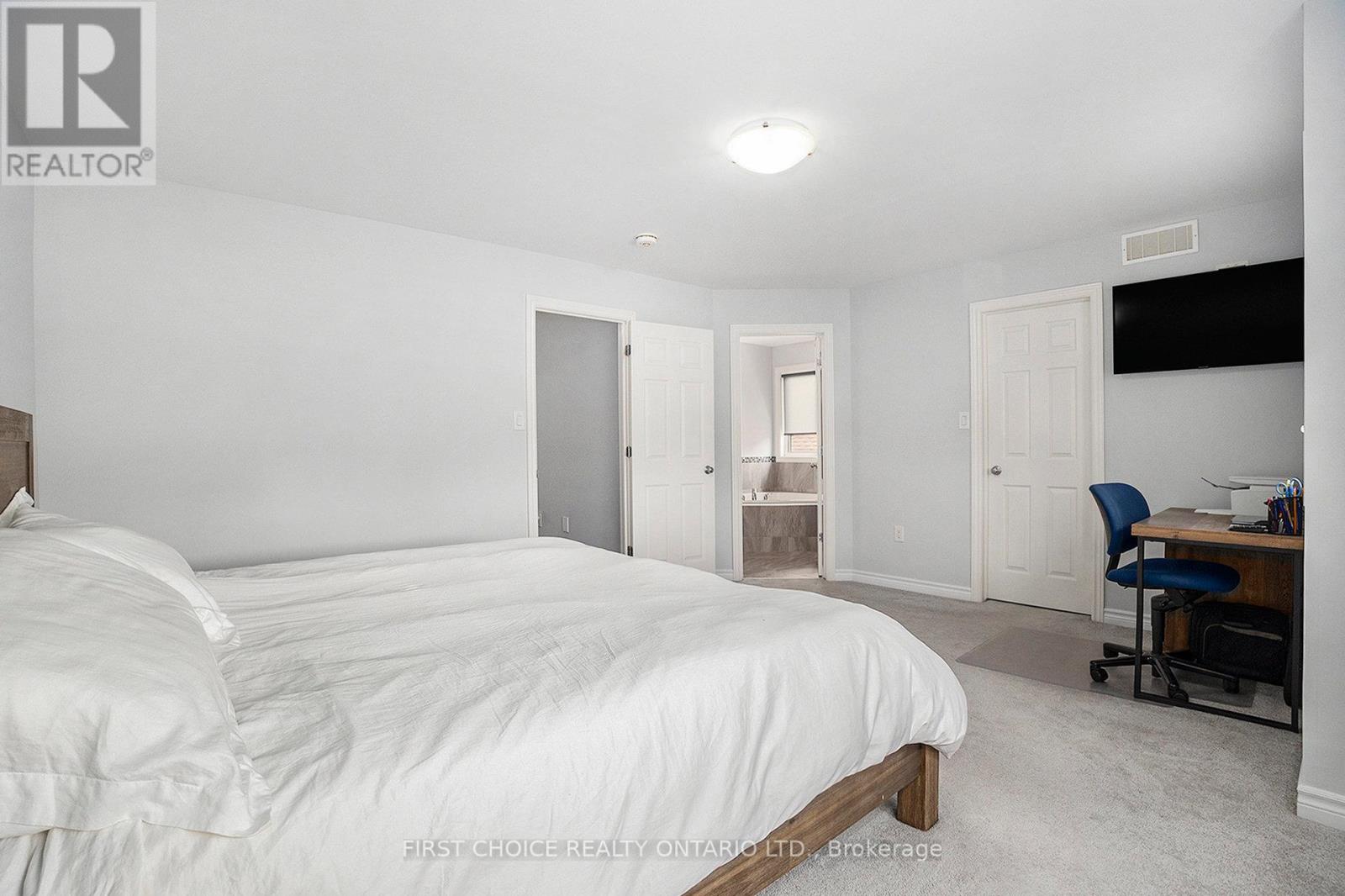 636 Robert Street