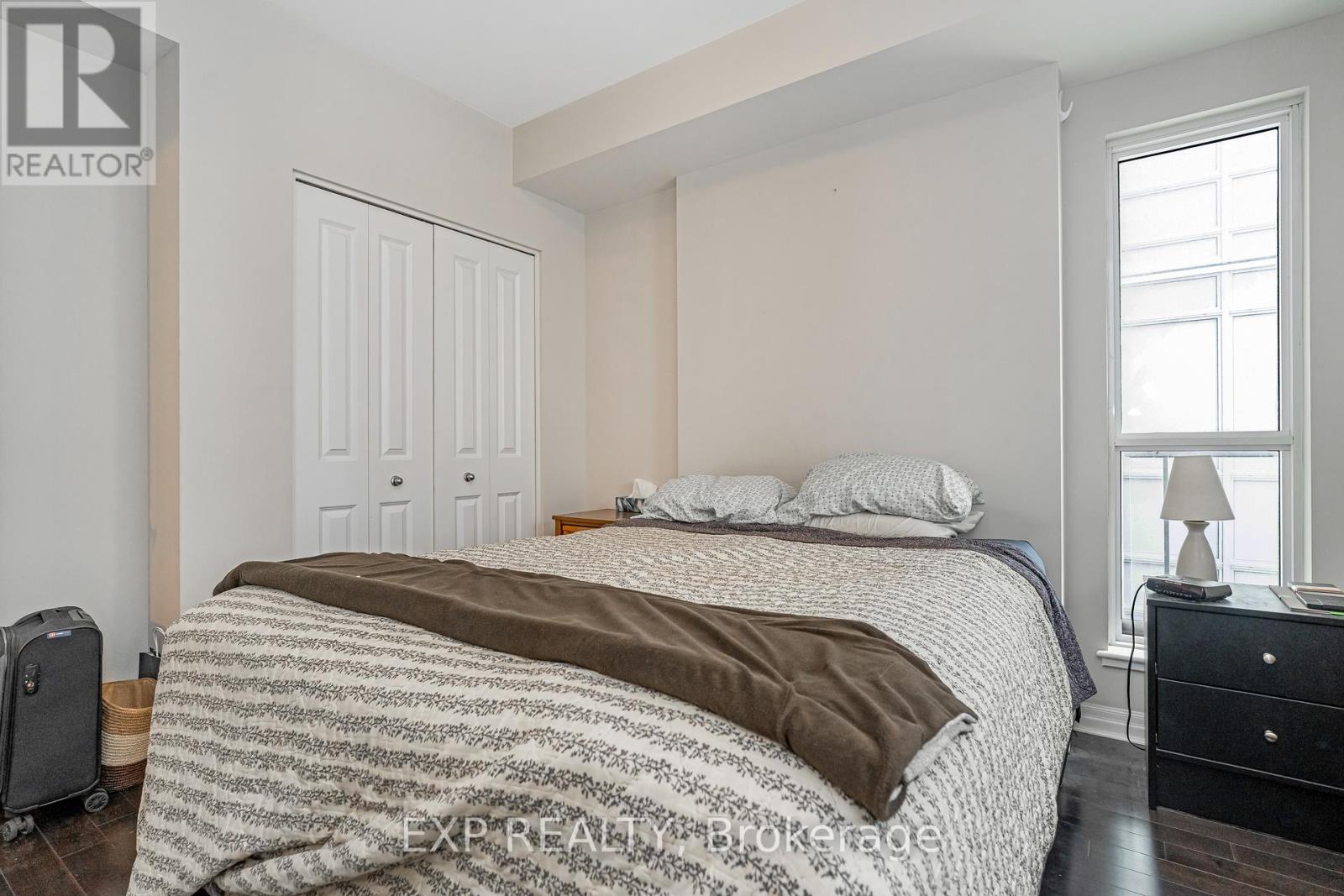 2606 - 242 Rideau Street