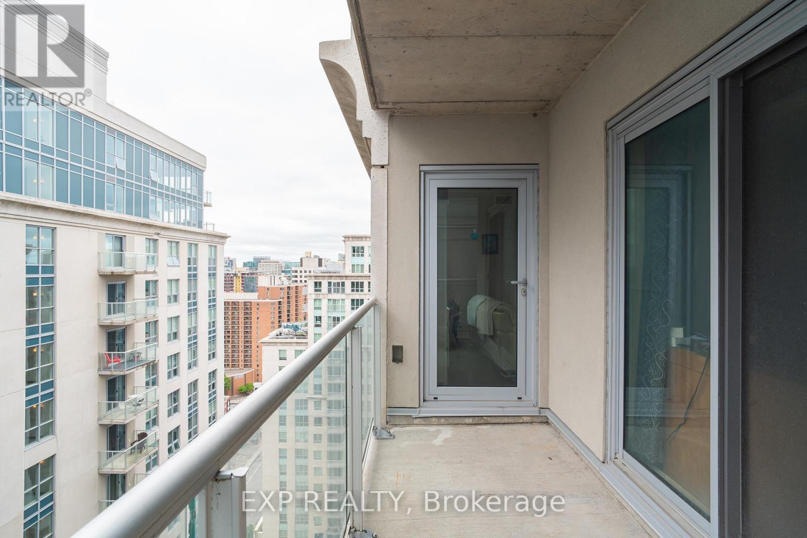 2606 - 242 Rideau Street