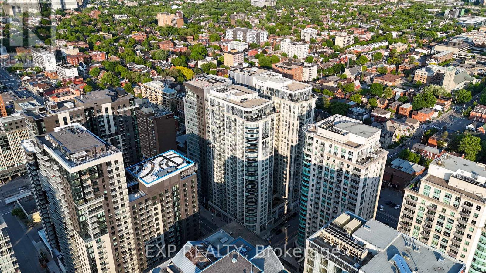 2606 - 242 Rideau Street