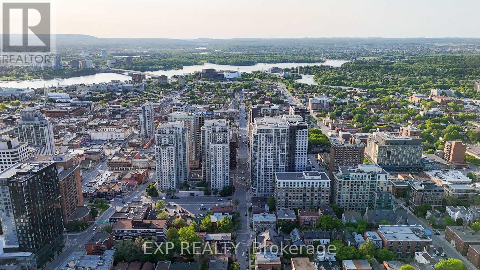 2606 - 242 Rideau Street
