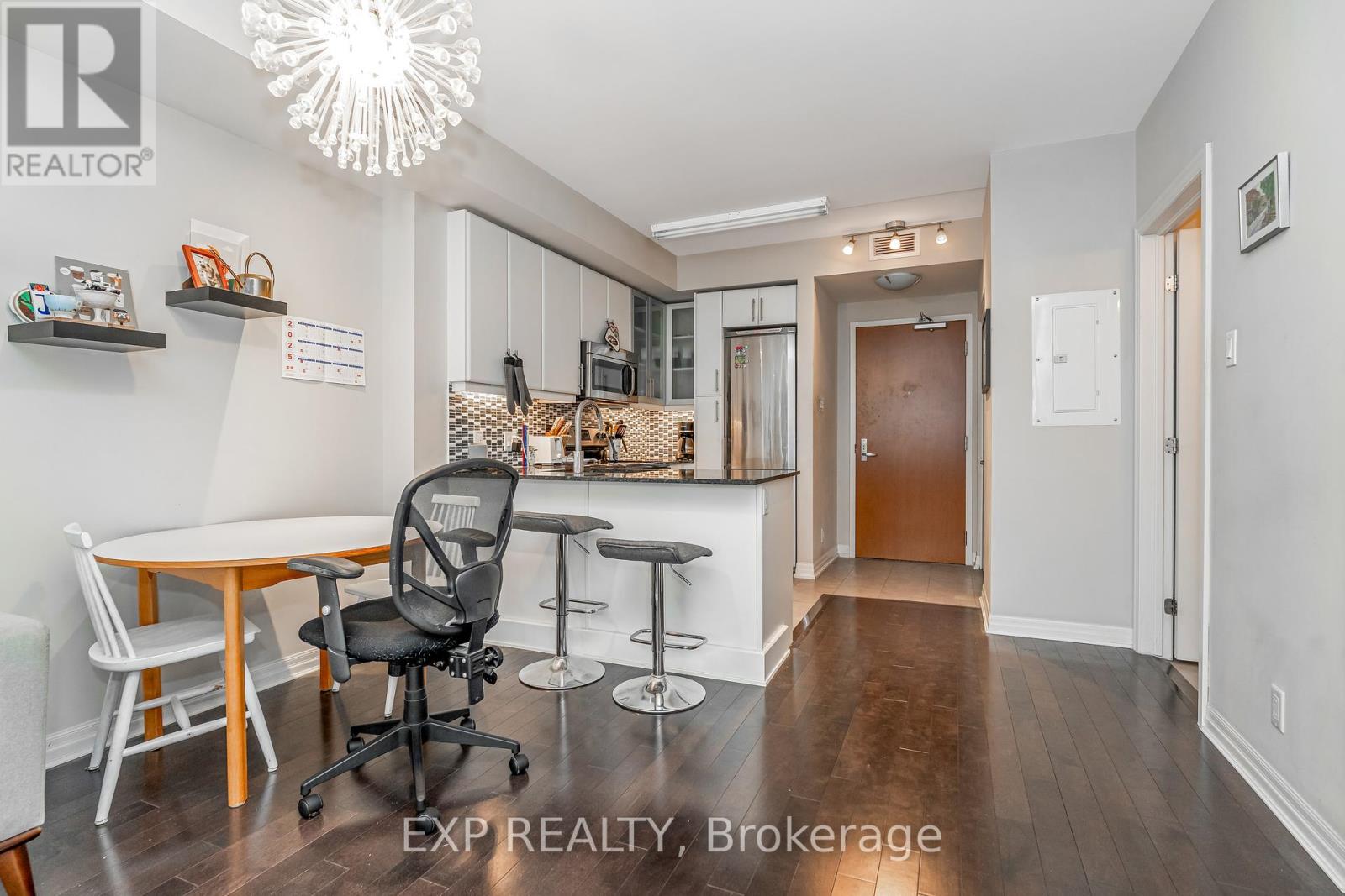 2606 - 242 Rideau Street
