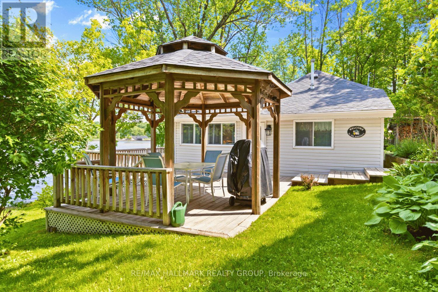 118 Hall Shore Road