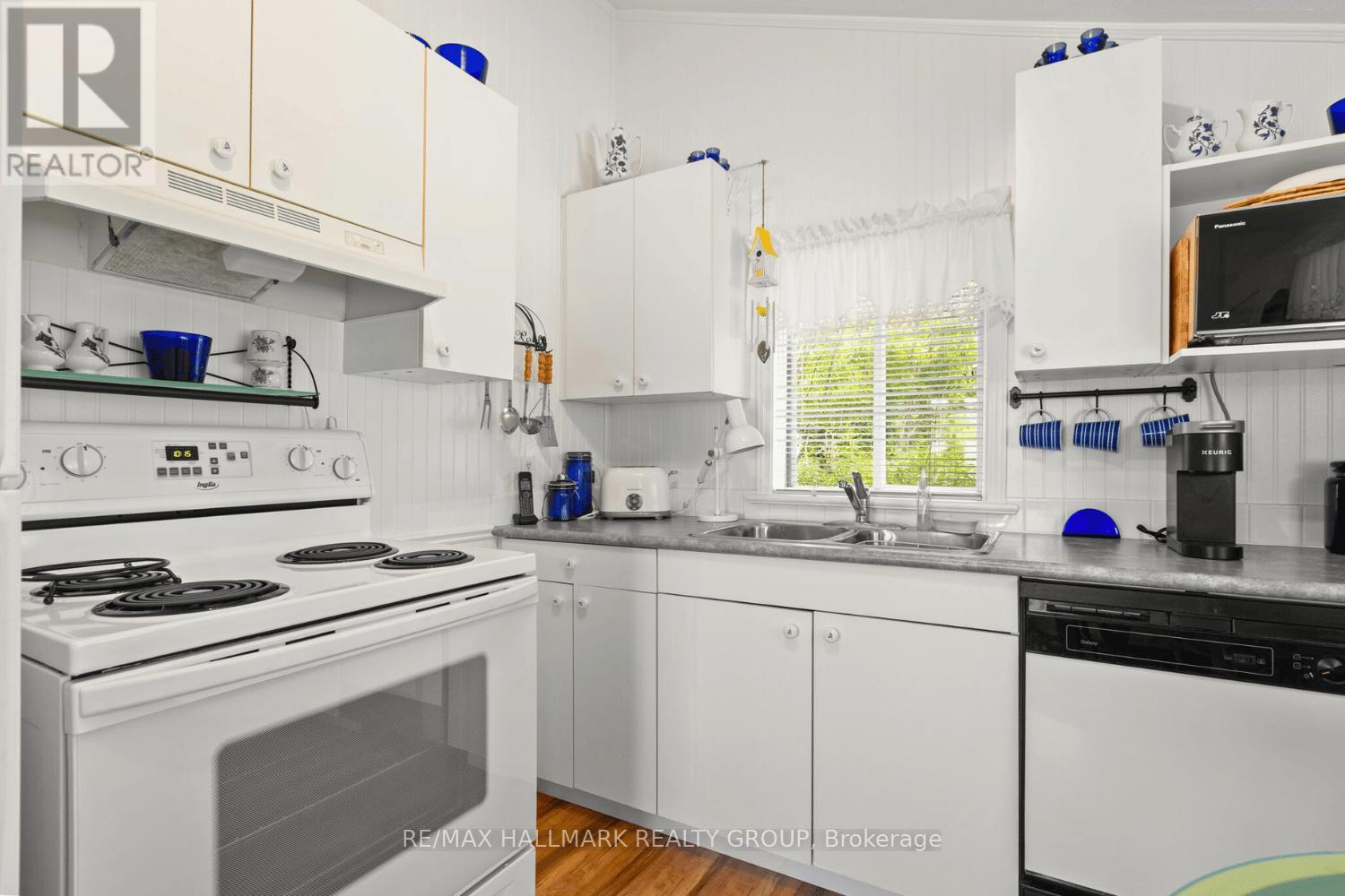 118 Hall Shore Road