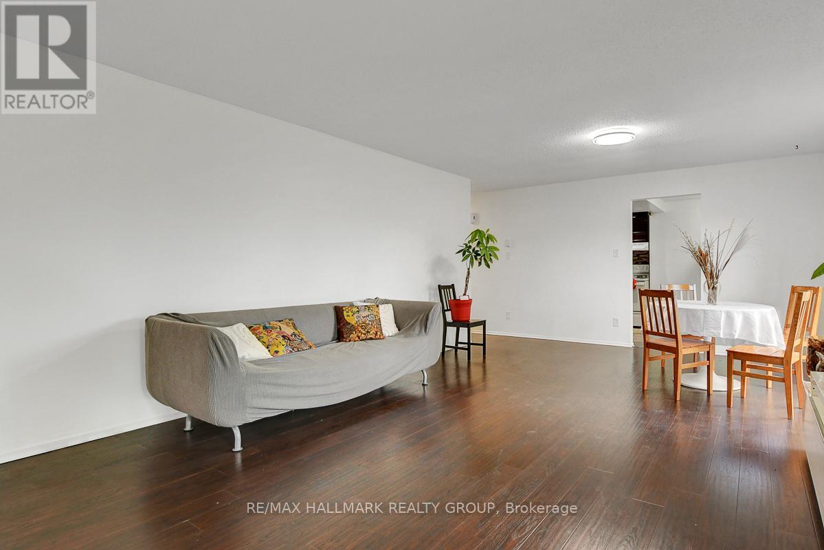 43 Haxby Private