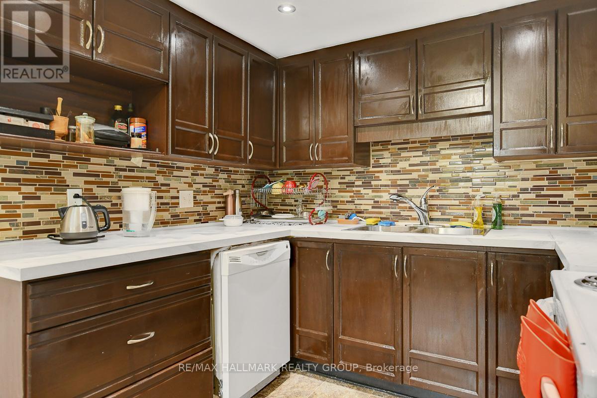 43 Haxby Private