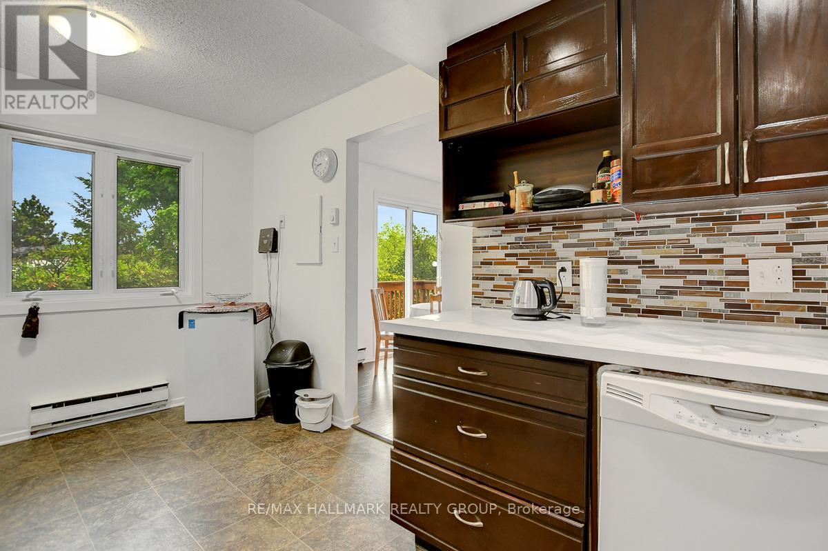 43 Haxby Private