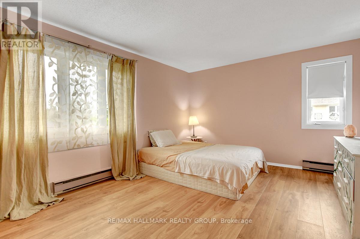 43 Haxby Private