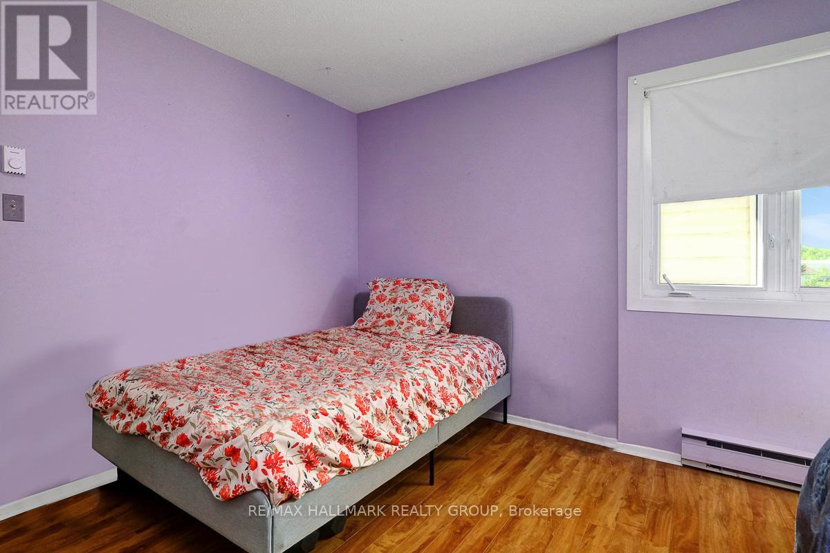 43 Haxby Private