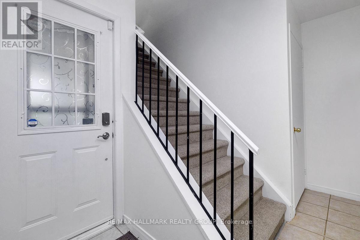43 Haxby Private