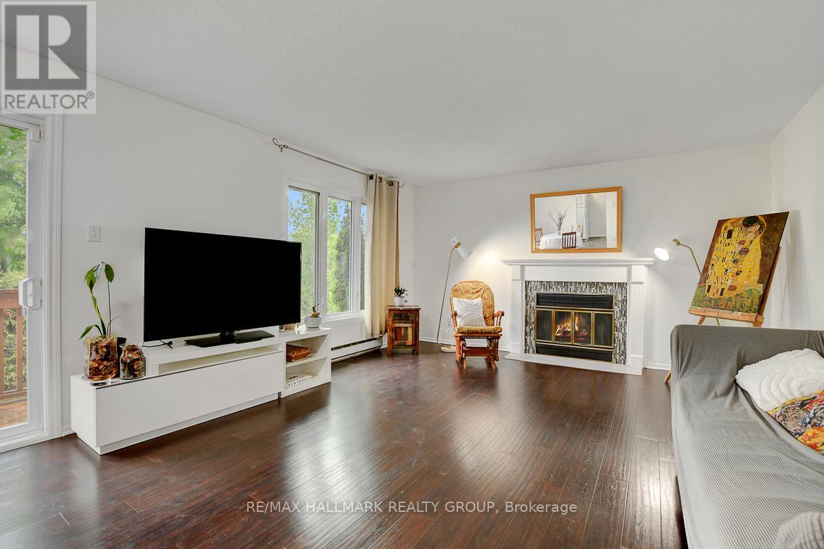 43 Haxby Private