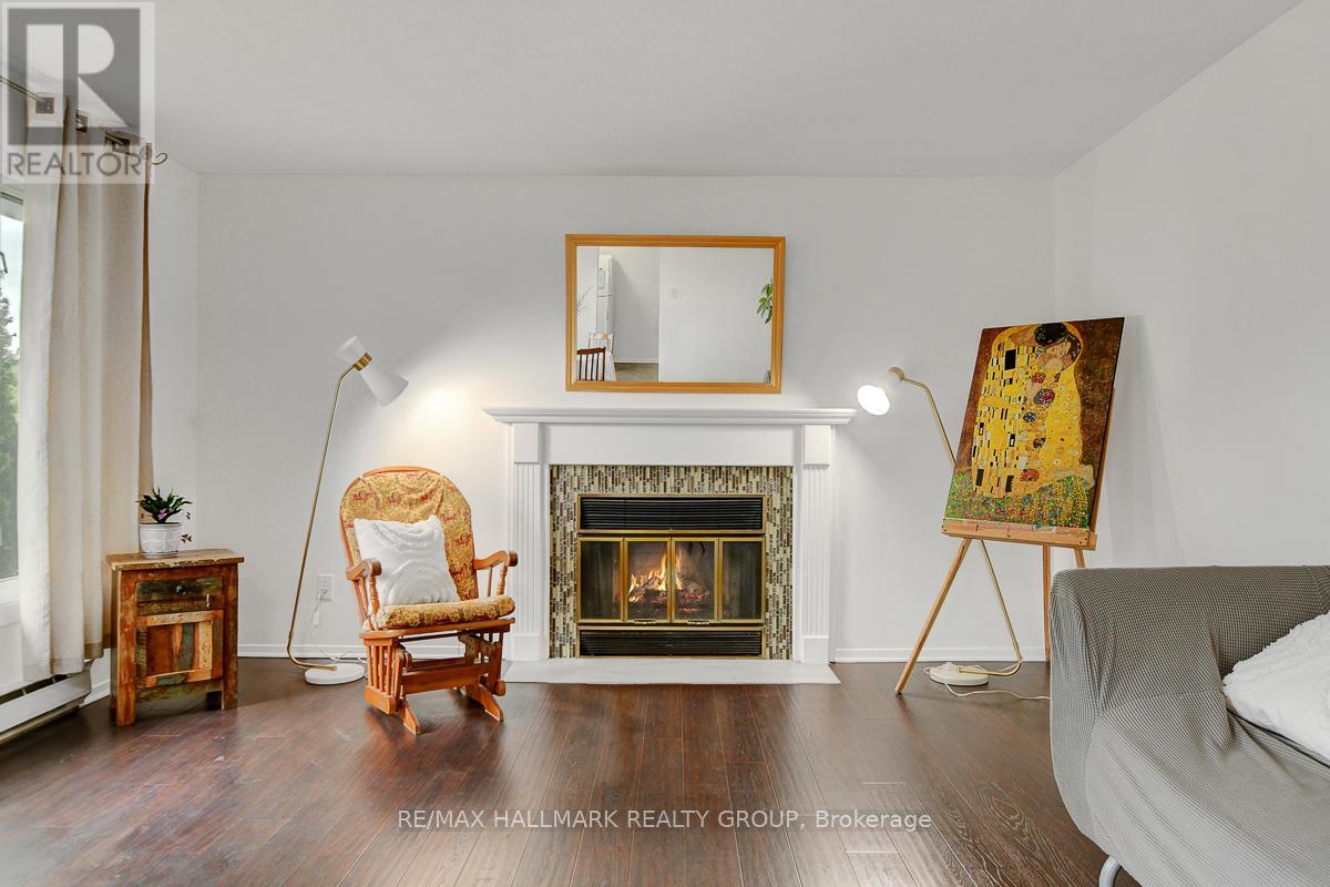 43 Haxby Private