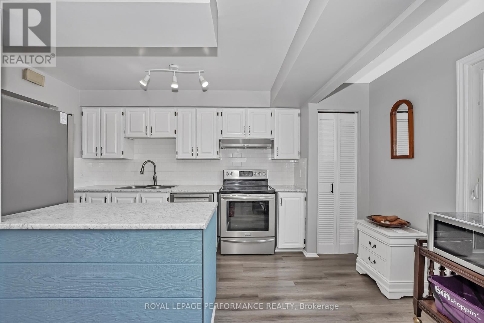 302 Salter Crescent