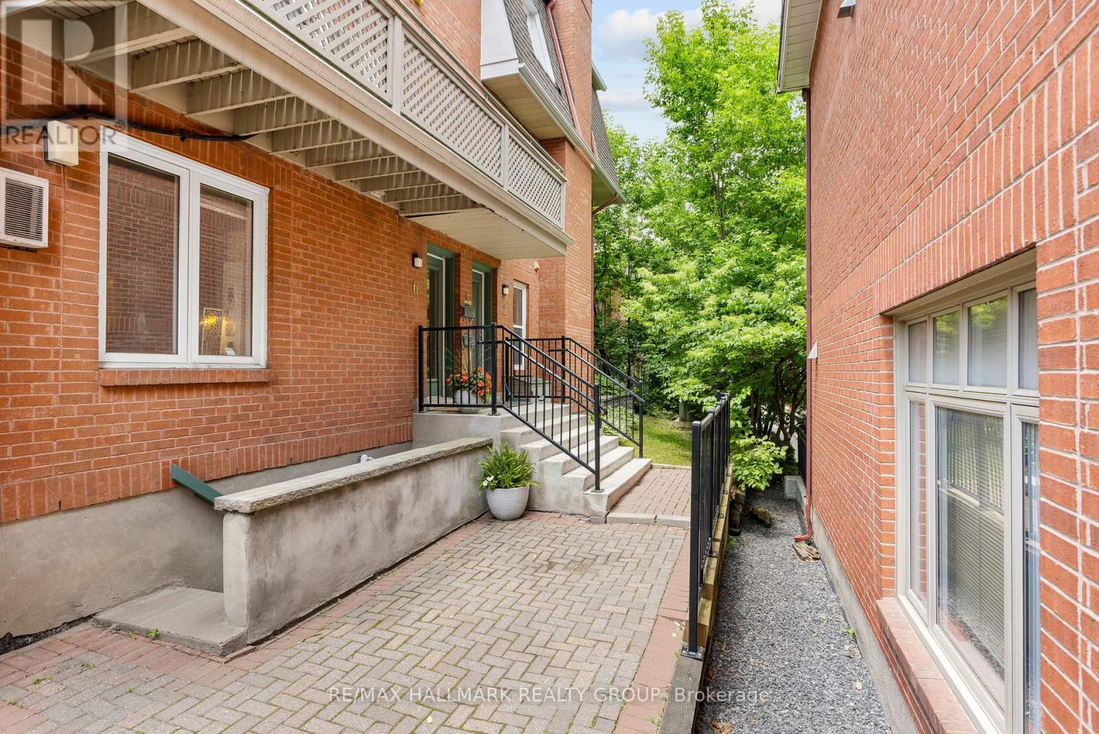2 - 19 Montcalm Street