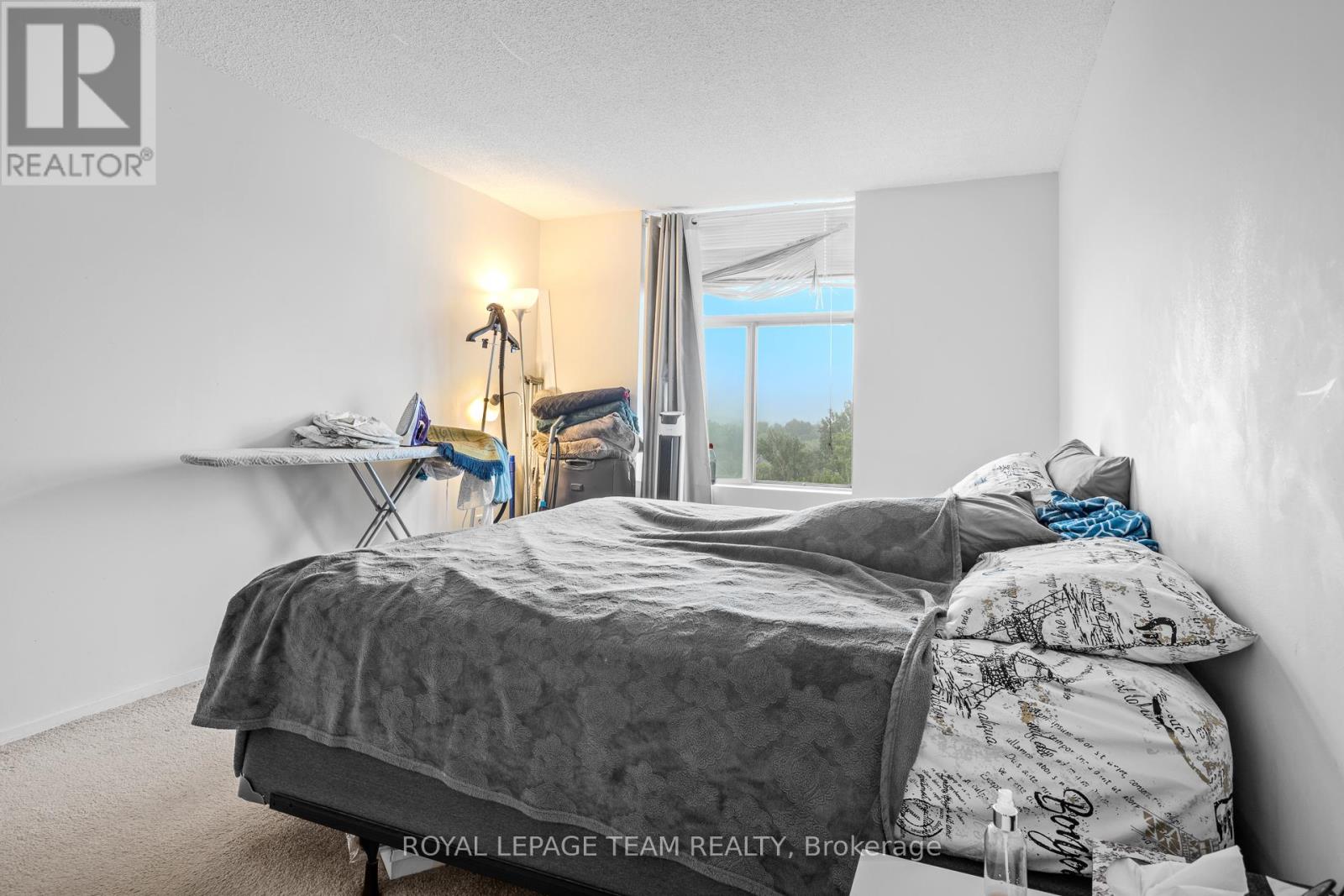 1111 - 2759 Carousel Crescent