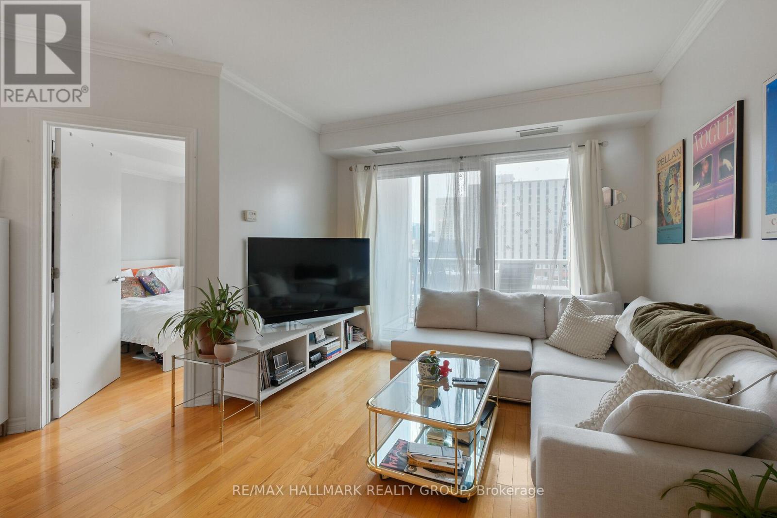 706 - 200 Rideau Street