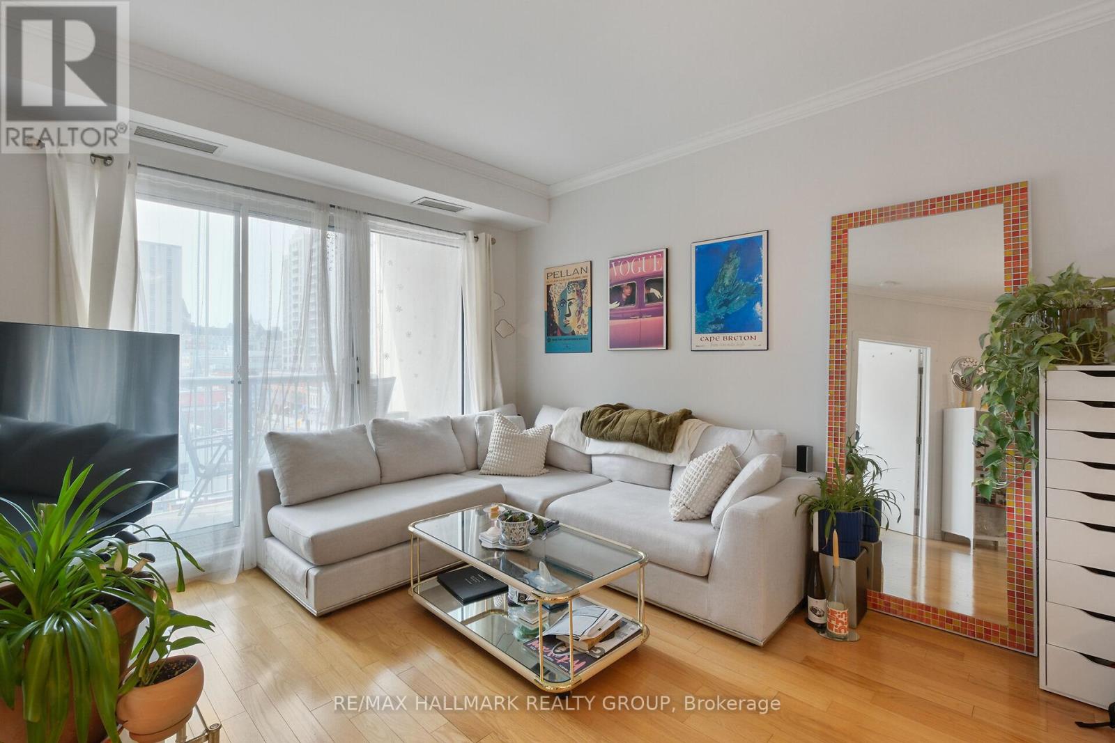 706 - 200 Rideau Street