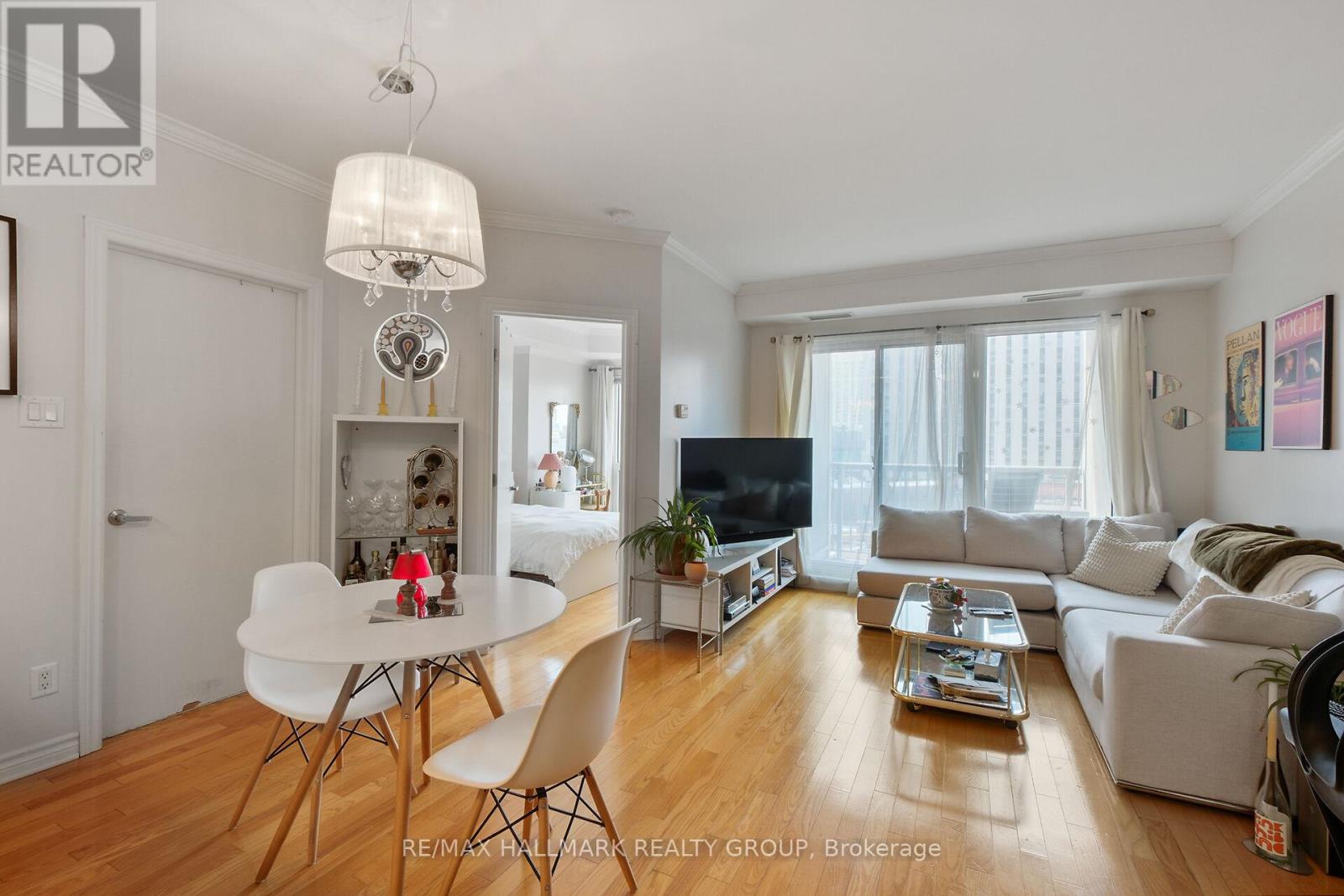 706 - 200 Rideau Street