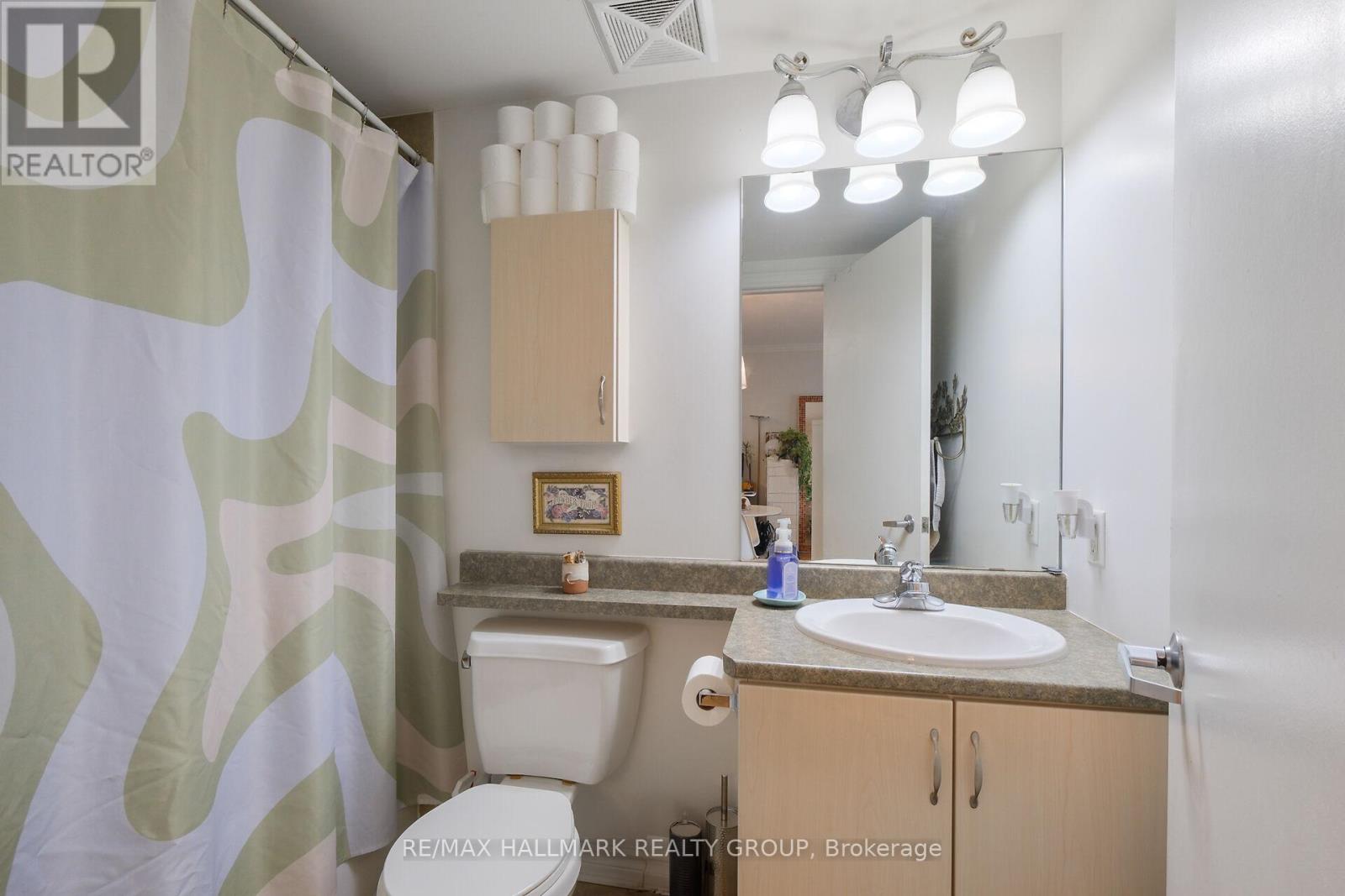 706 - 200 Rideau Street