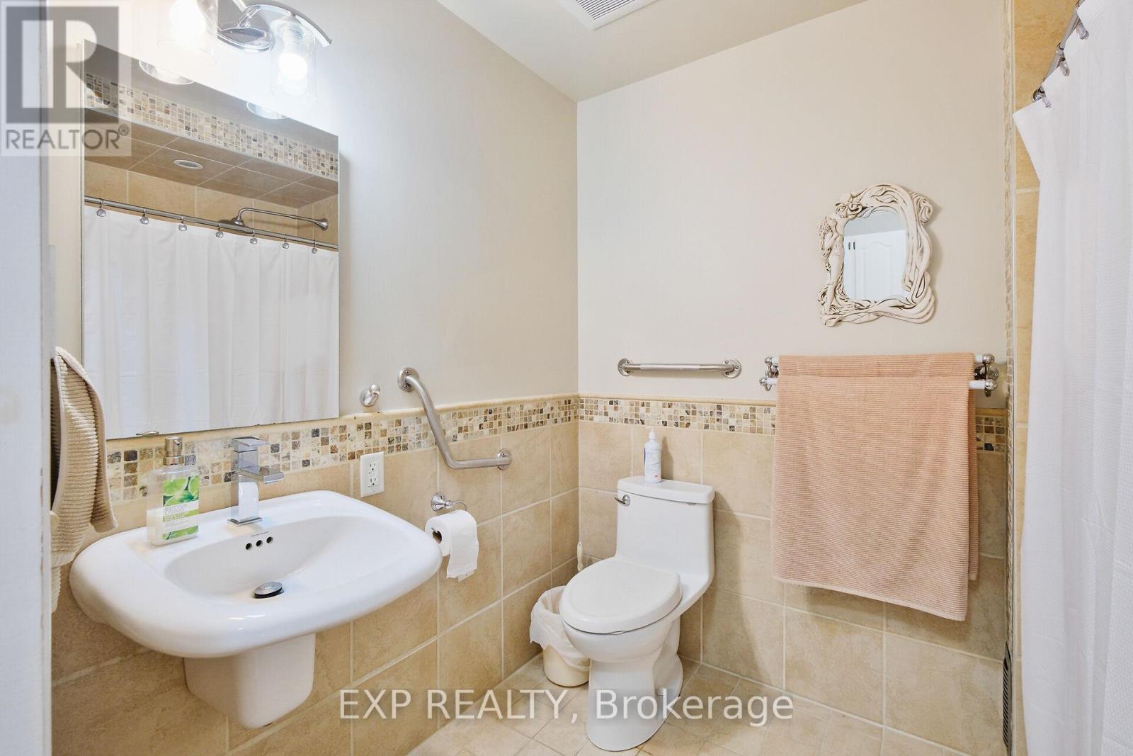 1376 Macdonald Road