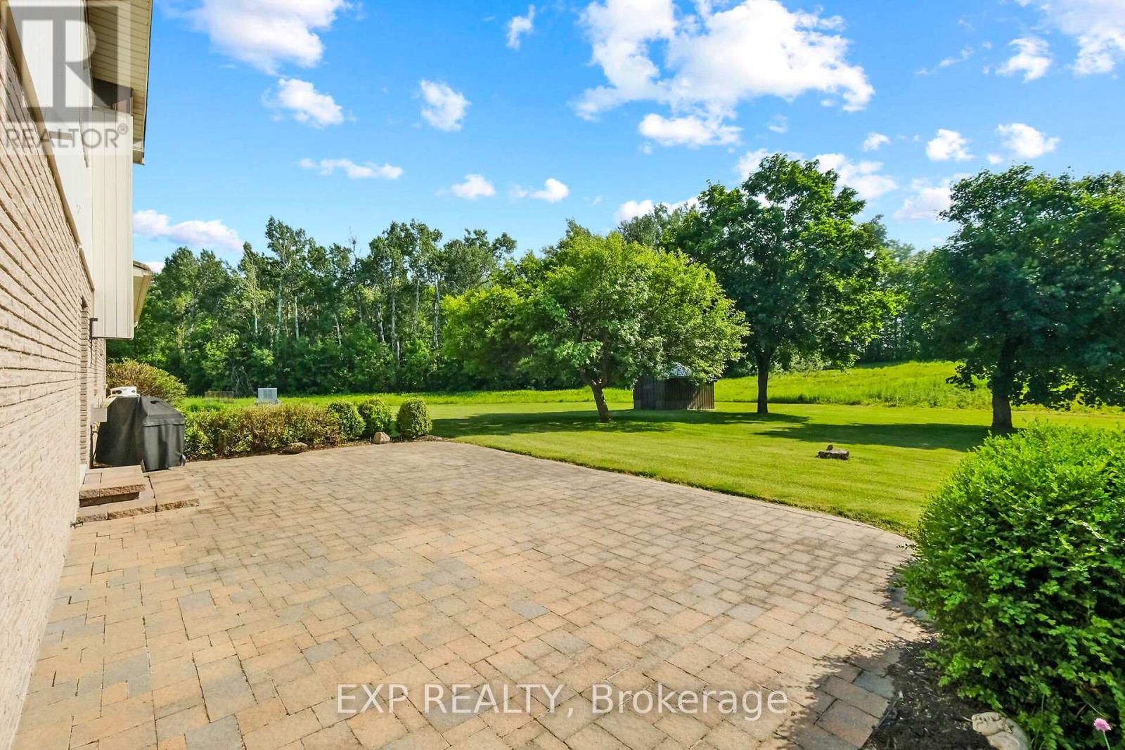 1376 Macdonald Road