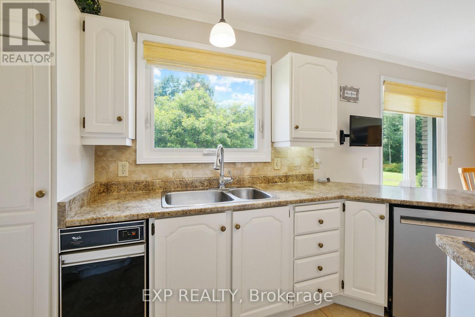 1376 Macdonald Road