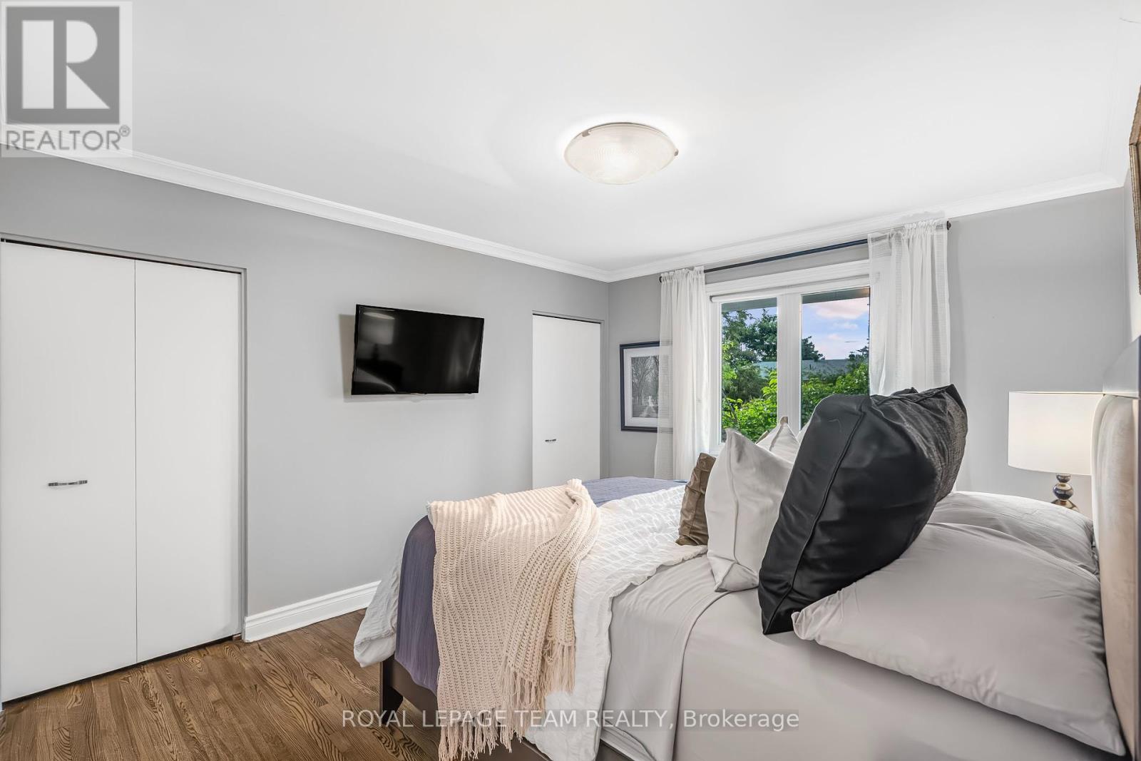 37 Promenade Avenue
