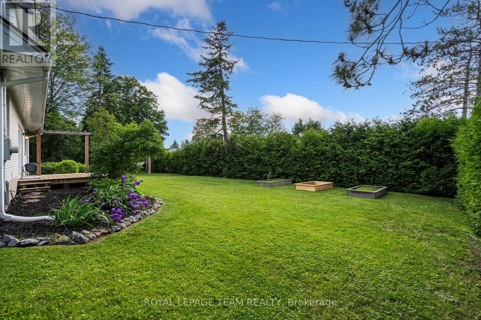 37 Promenade Avenue